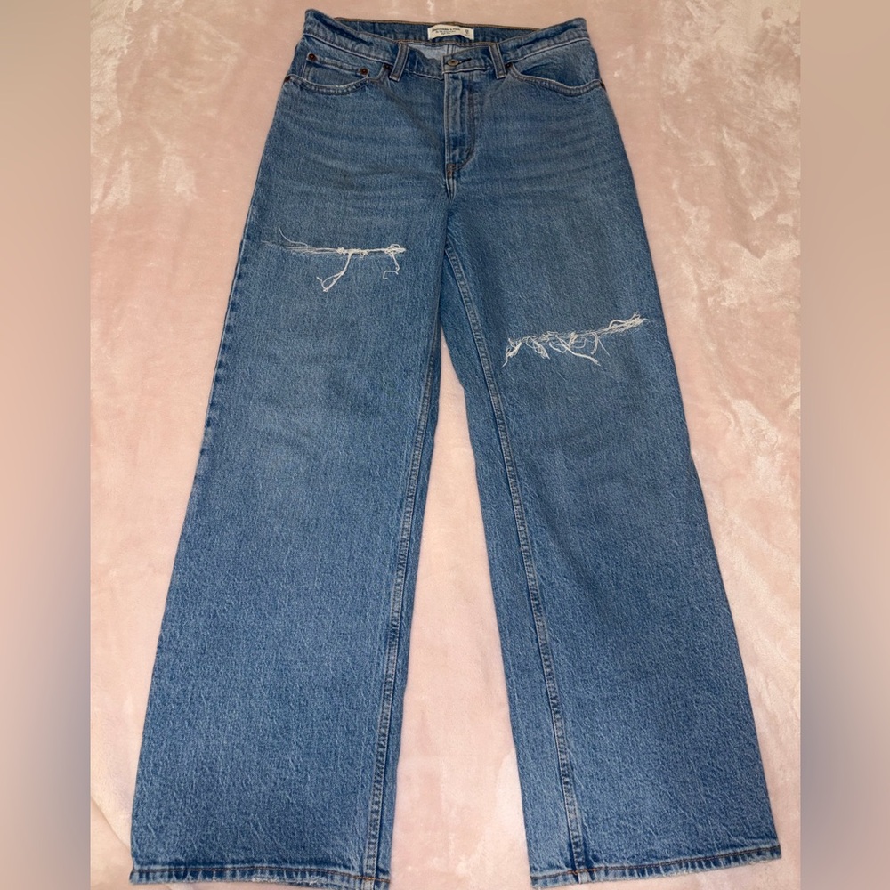 Abercrombie & Fitch Ripped Jeans